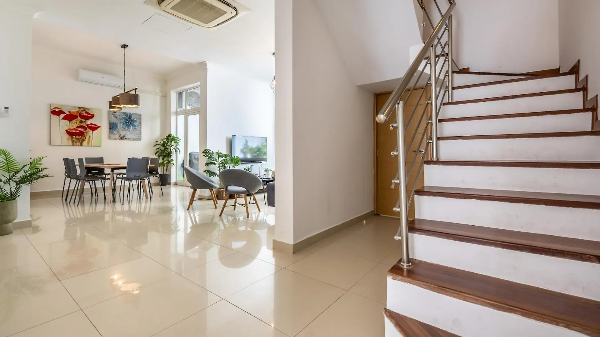 Hard To Come By - Modern & Huge House In Sliema 0*,  Malta