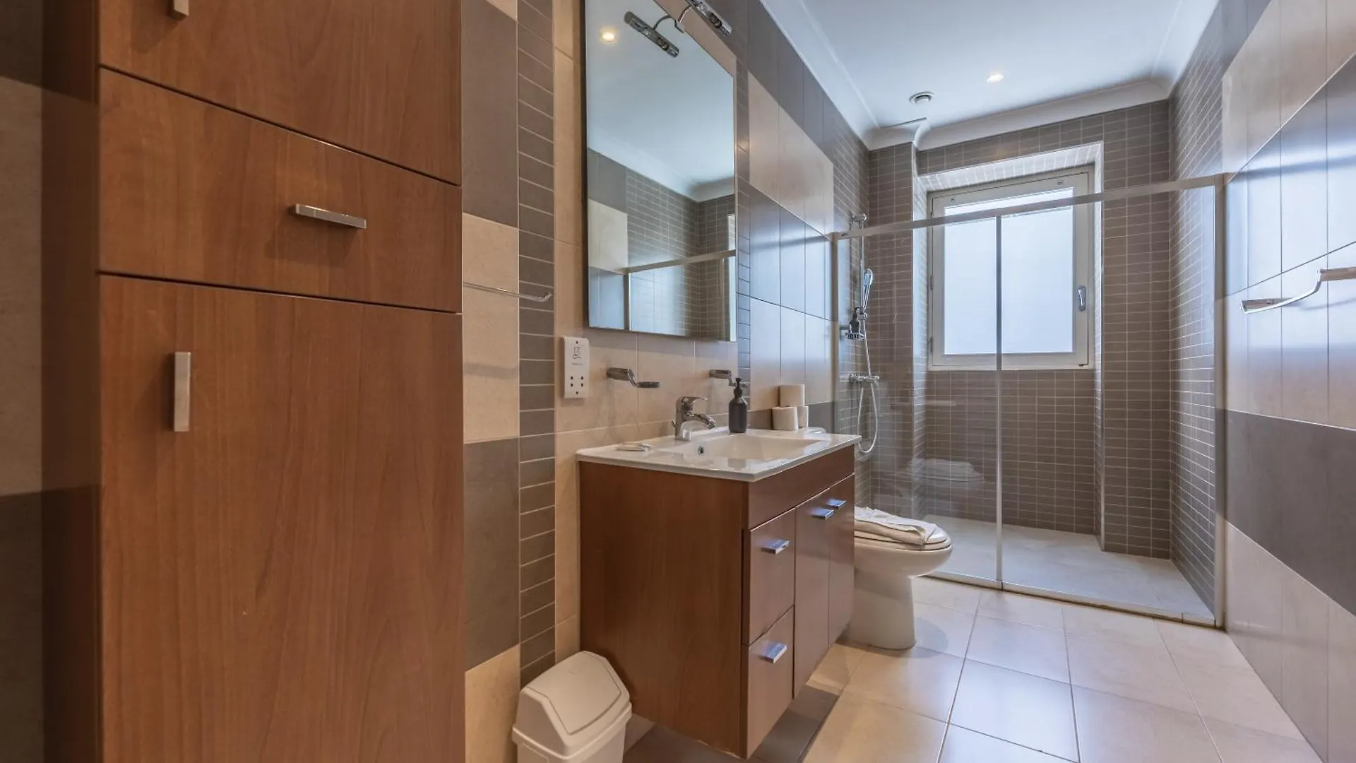 Hard To Come By - Modern & Huge House In Sliema Casa vacanze
