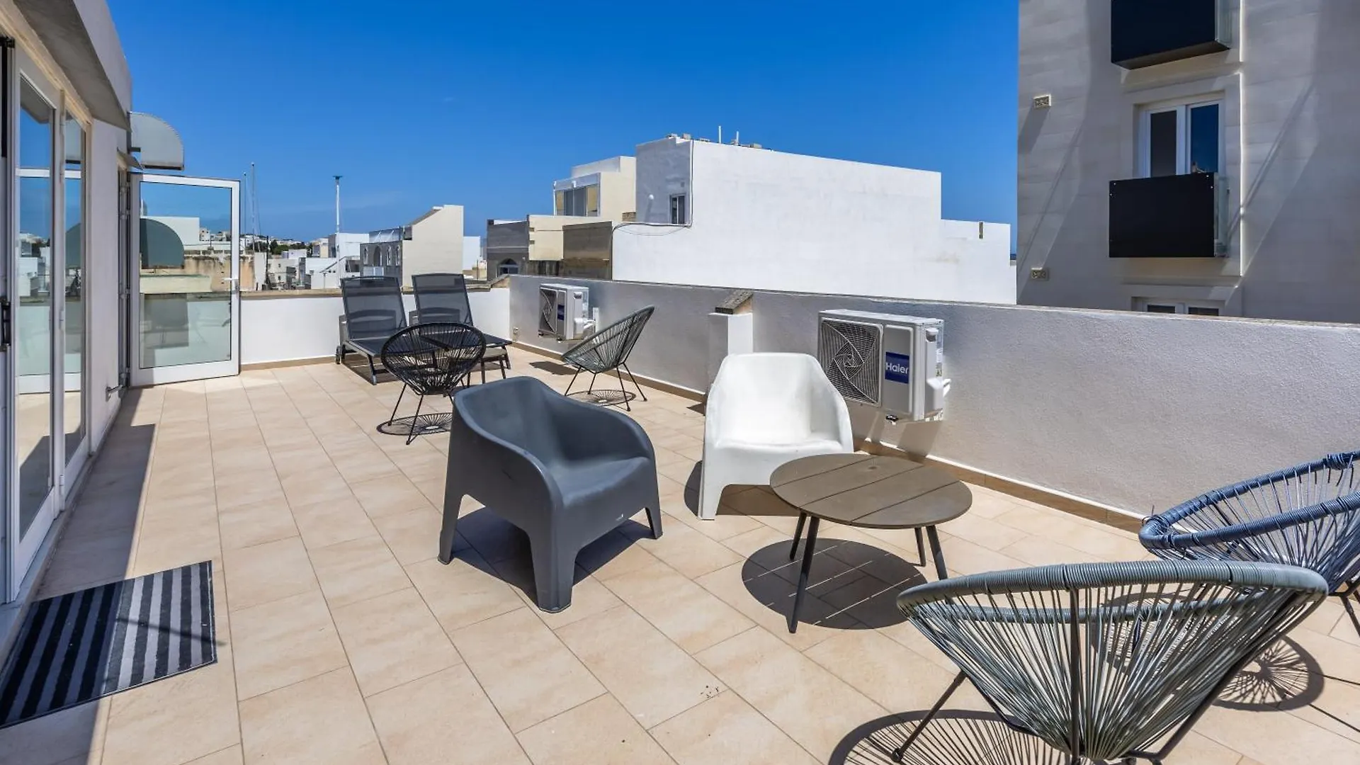 Hard To Come By - Modern & Huge House In Sliema Casa vacanze