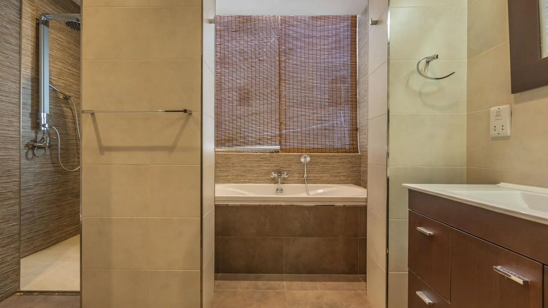 Hard To Come By - Modern & Huge House In Sliema Casa vacanze